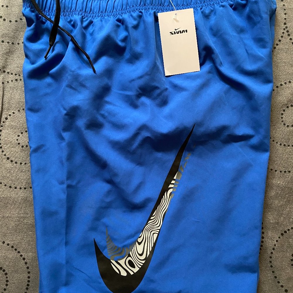 NIKE SWIMMING SHORTS SIZE L MEN NWT $52.00
